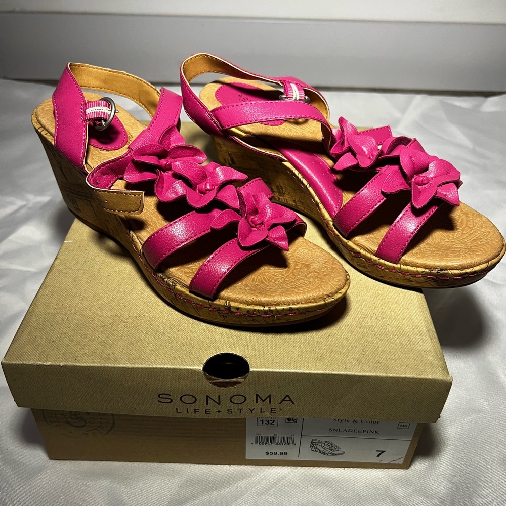 Sonoma Life+Style (SNLADEEPINK) Size 7; Pink Floral
